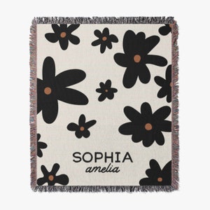 Custom Name Blanket, Daisy/Floral Pattern, Personalized Home Decor Gift,  Baby shower Gift, Modern Nursery or Kids Room Decor