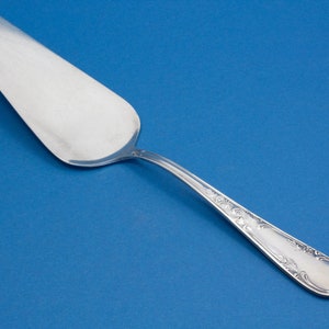 Rococo cake server, silver plated, vintage flatware, cake lifter