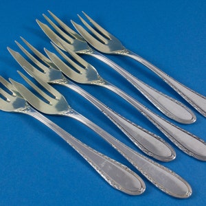 6 beautiful art nouvea cake forks from 1900