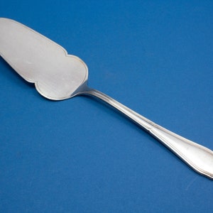 Rococo cake server, silver plated, vintage flatware, cake lifter