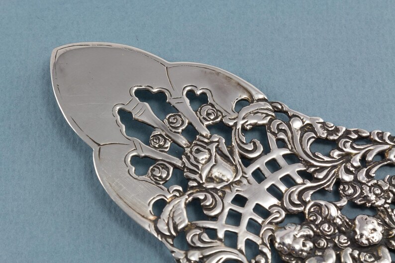 Fantastic cake server in 800 silver antique