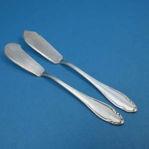 Cheese knives and butter knives, silver-plated knives