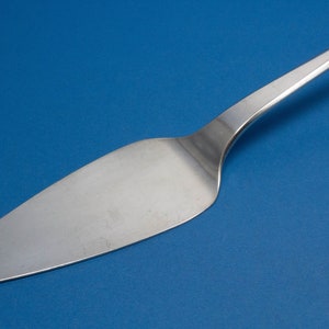 Beautiful cake server, silver plated