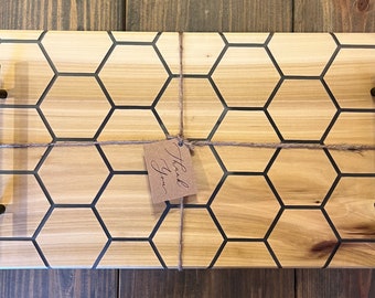 Poplar Honeycomb Epoxy Resin Charcuterie Board with Metal Handles (19 inch)