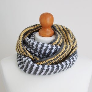 Dear Ewe Crochet Pattern | Come Bye Cowl, Crochet cowl pattern, crochet, cowl, pattern, crochet scarf, pretty crochet cowl, PDF pattern