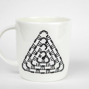 Taza con gráfico de crochet "Dear Ewe" (triángulo), taza de crochet, regalo para crocheteros, regalo para crocheteros, regalos de crochet, taza de café de crochet, taza de crochet del Reino Unido