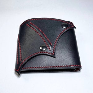 Cartera de piel tallada "Murciélago" con grabado, Cartera negra con alas de murciélago "Drácula"