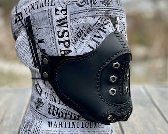 Leather  Mask  in black leather