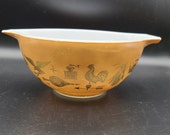 Americana Cinderella Bowl 442 105QT Vintage Pyrex