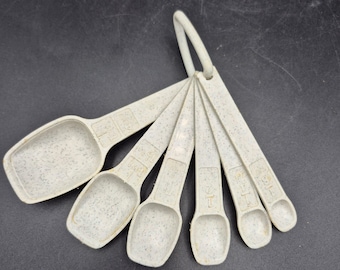 Set of 6 Gray Speckled Tupperware Measuring Spoons