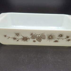 Pyrex Golden Pine Promotional Space Saver Casserole Dish 575-B 2 QT