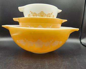 Yellow pyrex container (LIND) Yellow pyrex container (LIND)