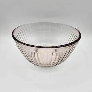 Pale Pink Scallop Mixing Pyrex Bowl 7402-S 6 cup 1.5L