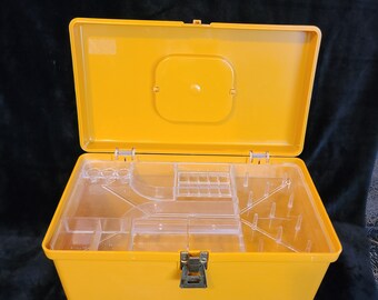 Wil Hold Nähutensilien-Box mit einem herausziehbaren Tablett, mittelgroß, senfgelb
