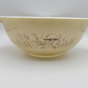 Pyrex Forest Fancies Cinderella Bowl #443 2.5l