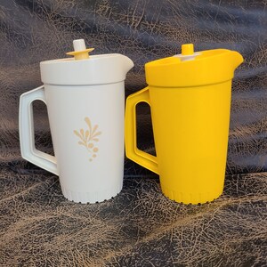 Choice Golden Yellow Tupperware Pitchers 874 Series 1 Quart