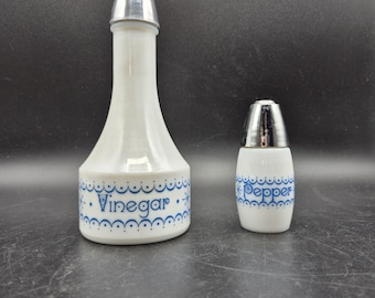 Pepper Shaker or Vinegar Cruet in Snowflake Garland by Gemco for Pyrex