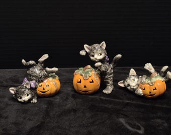 Set of Three Cat Kitten Fitz and Floyd Figures with Pumpkins with Box Kitty Tumblers