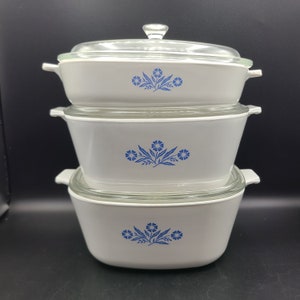 &quot;Wahlweise blaue Kornblume 2,5 QT oder 9 &quot;&quot;Square Corning Ware.&quot;