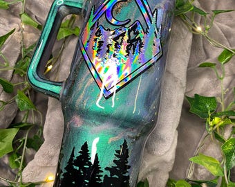 Vaso epoxi con purpurina de bosque y luna de la aurora boreal - Stanley Dupe de 40 oz