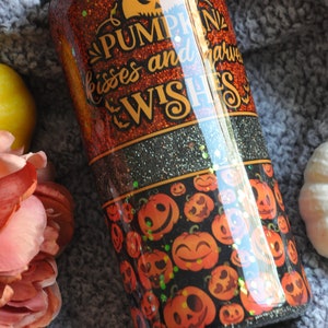 Herbst Epoxy Glitzer Becher - Kürbis Küsse und Ernte Wünsche - Herbst Kürbis Becher - Halloween Glitzer Becher - Herbst Epoxy Cup