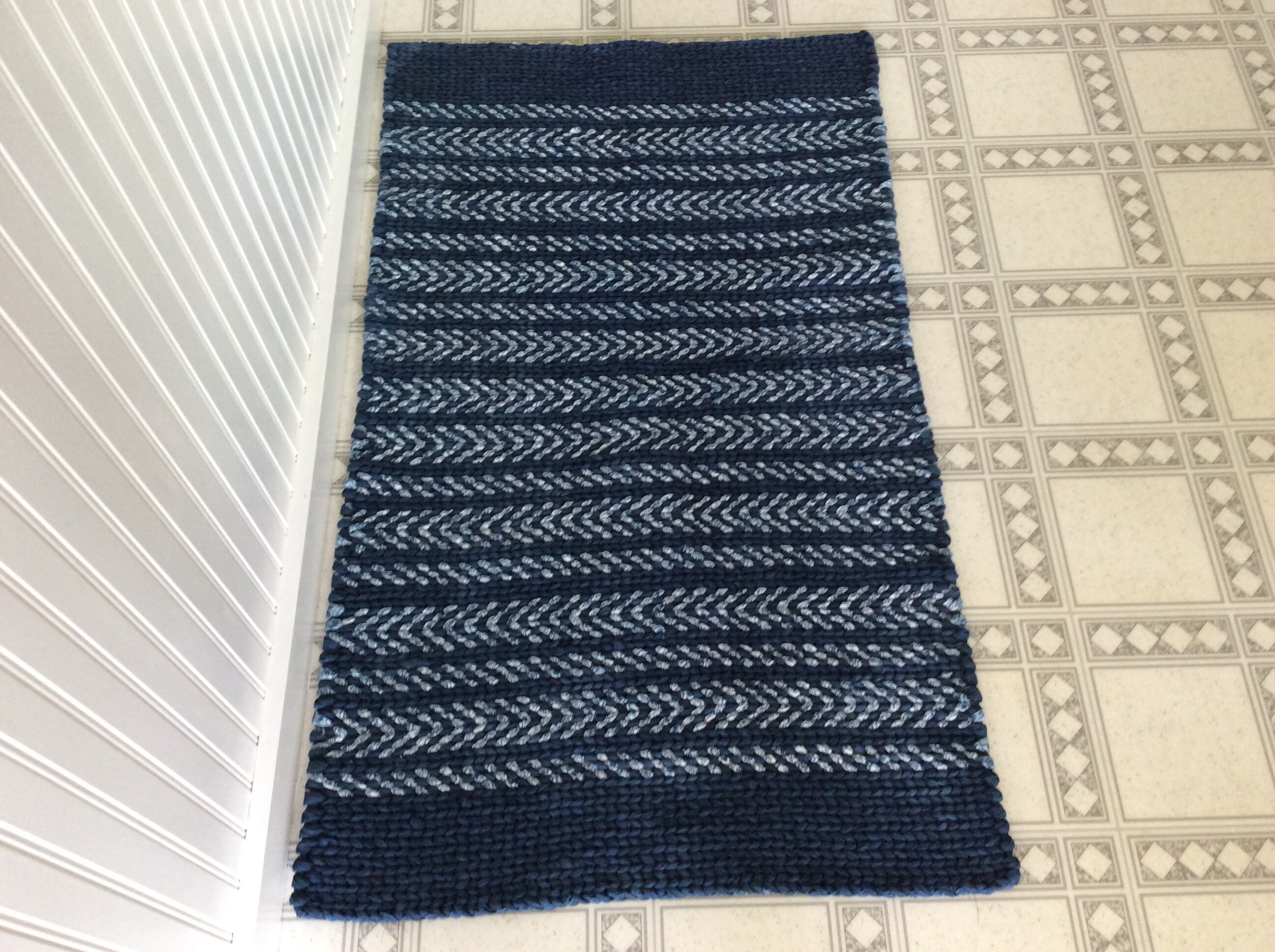 Azul y blanco twined alfombra grande 46 x 27 LISTO | Etsy