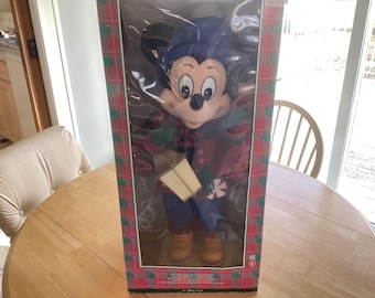 Disney Store 1996 Mickey Winter Wonderland Animated Musical 22" Figurine