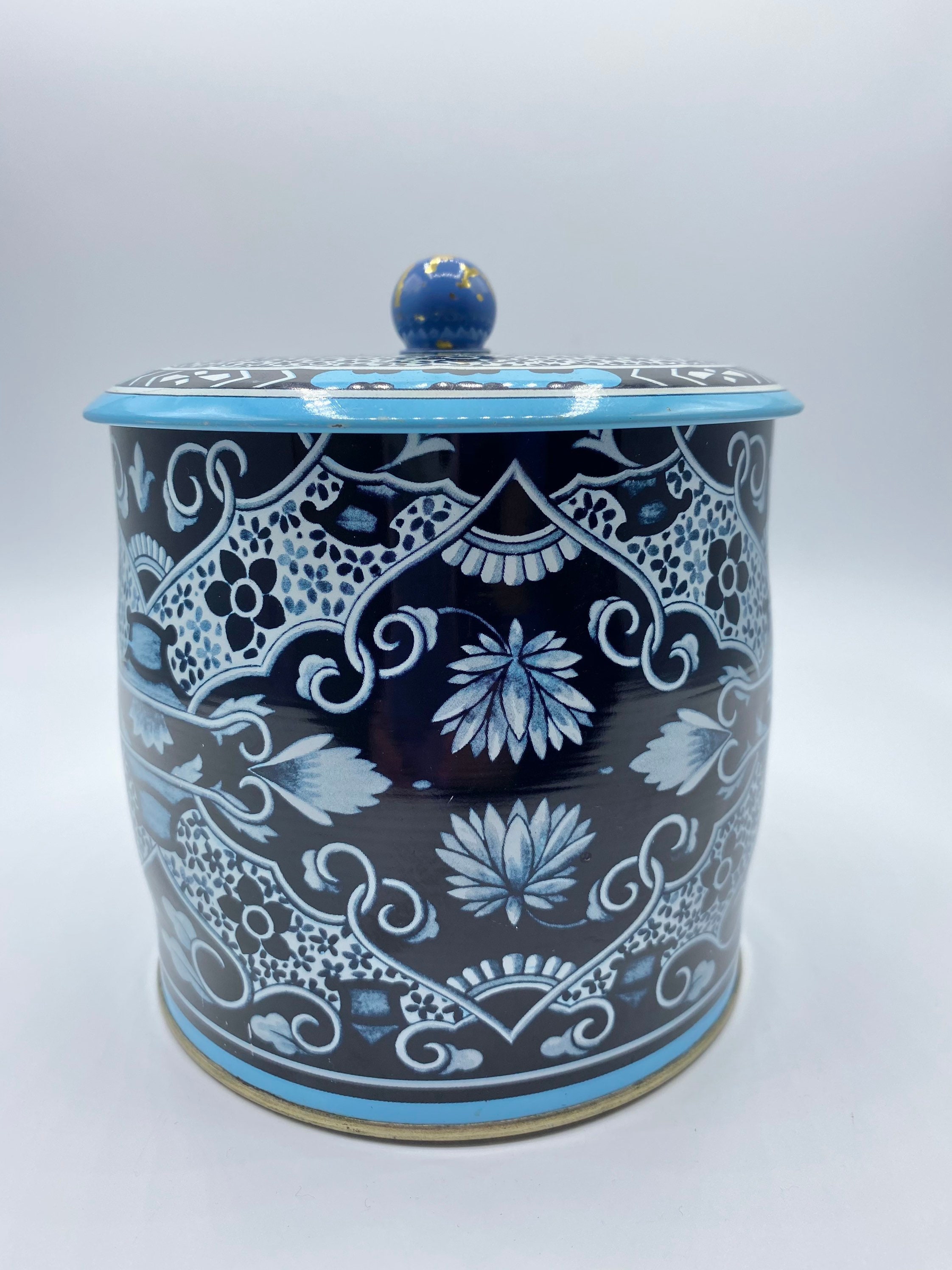 Vintage Daher Round Blue Biscuit cookie Tin Made in Etsy
