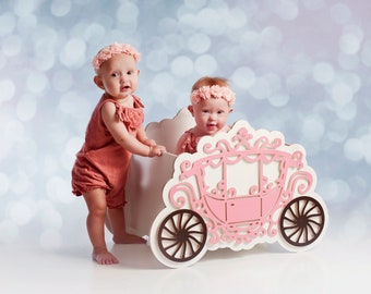 Personalisierte Spielzeugkiste auf Rädern für Kinder, Prinzessinnenkutsche, benutzerdefinierter Name oder Monogramm, Spielzeugtruhe, erstes Geburtstagsgeschenk