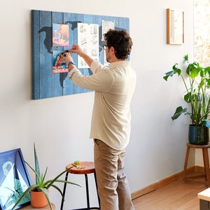 Kaart op hout, blauw, maat XXL, prikbord, inclusief pinnen, Travel Tracker, Kaart bezochte landen