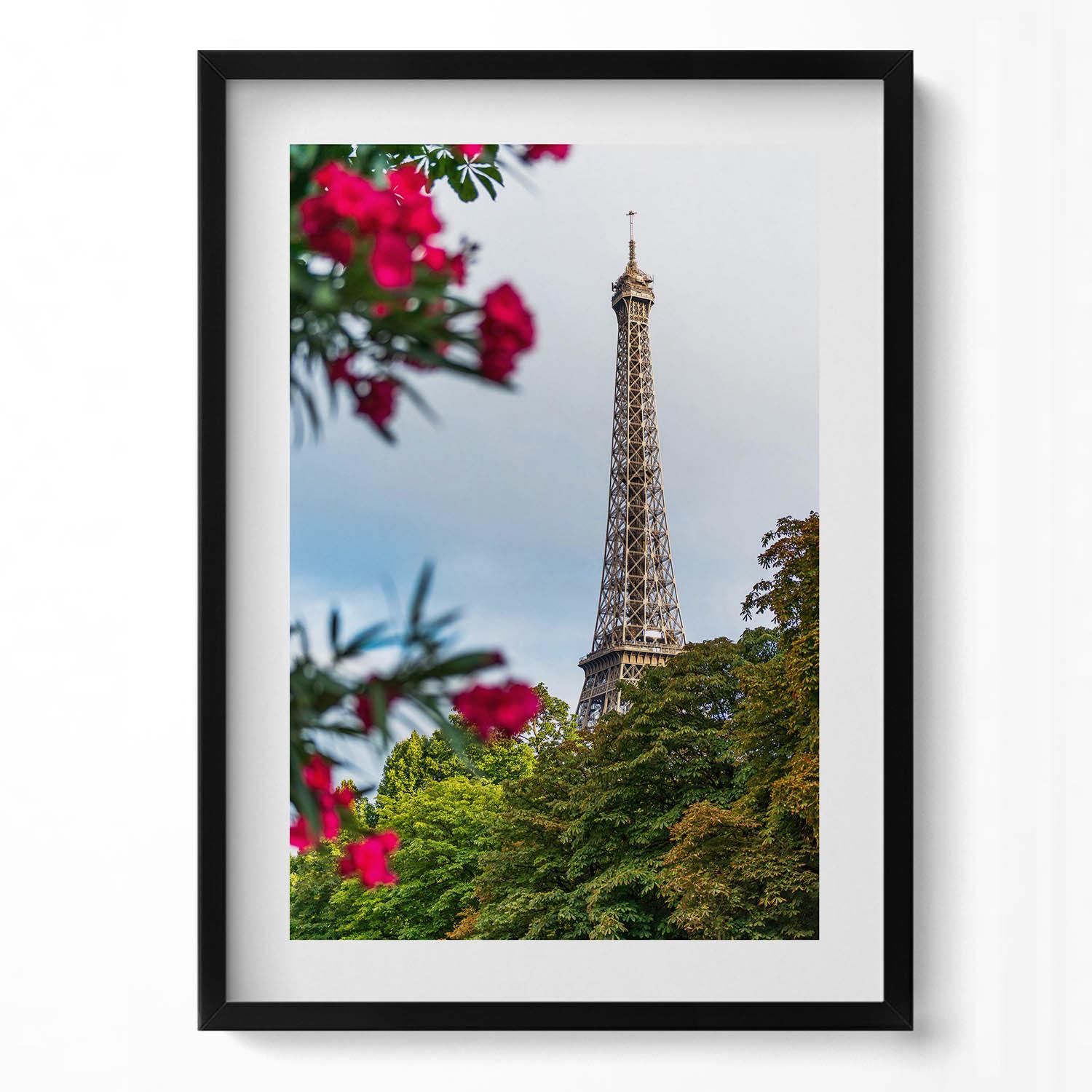 花の中のエッフェル塔 - パリ、フランス 額入りアート、額入り風景