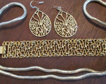 Roots & Branches: 3 piece vintage set; Moldable Necklace, Goldtone bracelet, drop earrings.  Estate Jewelry items, Sudy Set, MS211