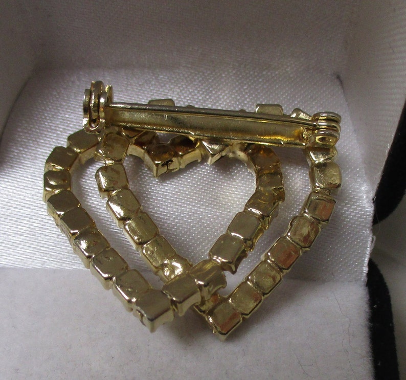 Demi 2 pc set Estate Sale item Vintage Double Red /& Clear Rhinestone Heart Pin DS173 Valentine giftable goldtone CZ rhinestone studs