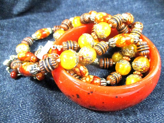 Color Pop:  Burnt Orange Italian Bakelite Bangle with Hong Kong Beaded Double Strand Necklace. 2 pc set. Estate sale finds. #2199