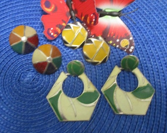 Enameled by You: 3 pr vintage, enameled geometric-shaped pierced earrings. Colorful enameled Estate Jewelry V2031