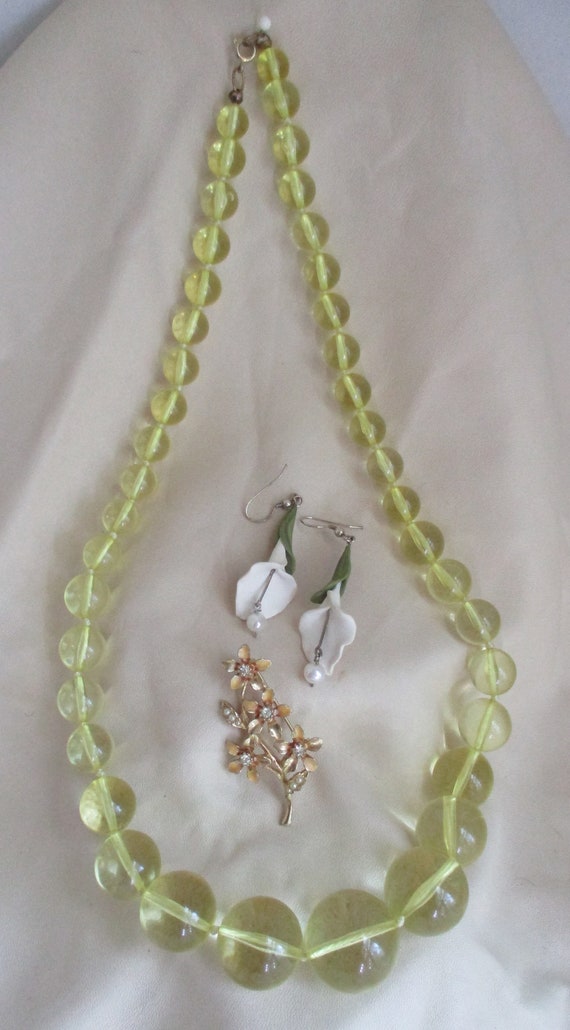 Spring Flowers: 3 pc set; Vintage Bubble Bead Luci