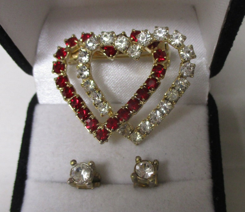 Demi 2 pc set Estate Sale item Vintage Double Red /& Clear Rhinestone Heart Pin DS173 Valentine giftable goldtone CZ rhinestone studs