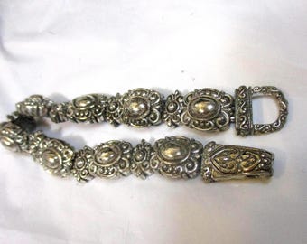 Victorian Revival Silvertone Link Bracelet: Estate Jewelry with Magnetic Clasp, 2600