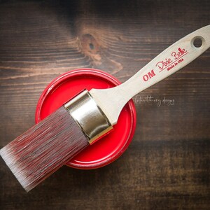 Oval Medium | Dixie Belle | Synthetic Paint Brush | Great for laying down paint - furniture painting crafts