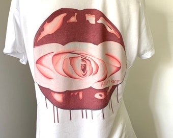 Camiseta gráfica Dripping Lips