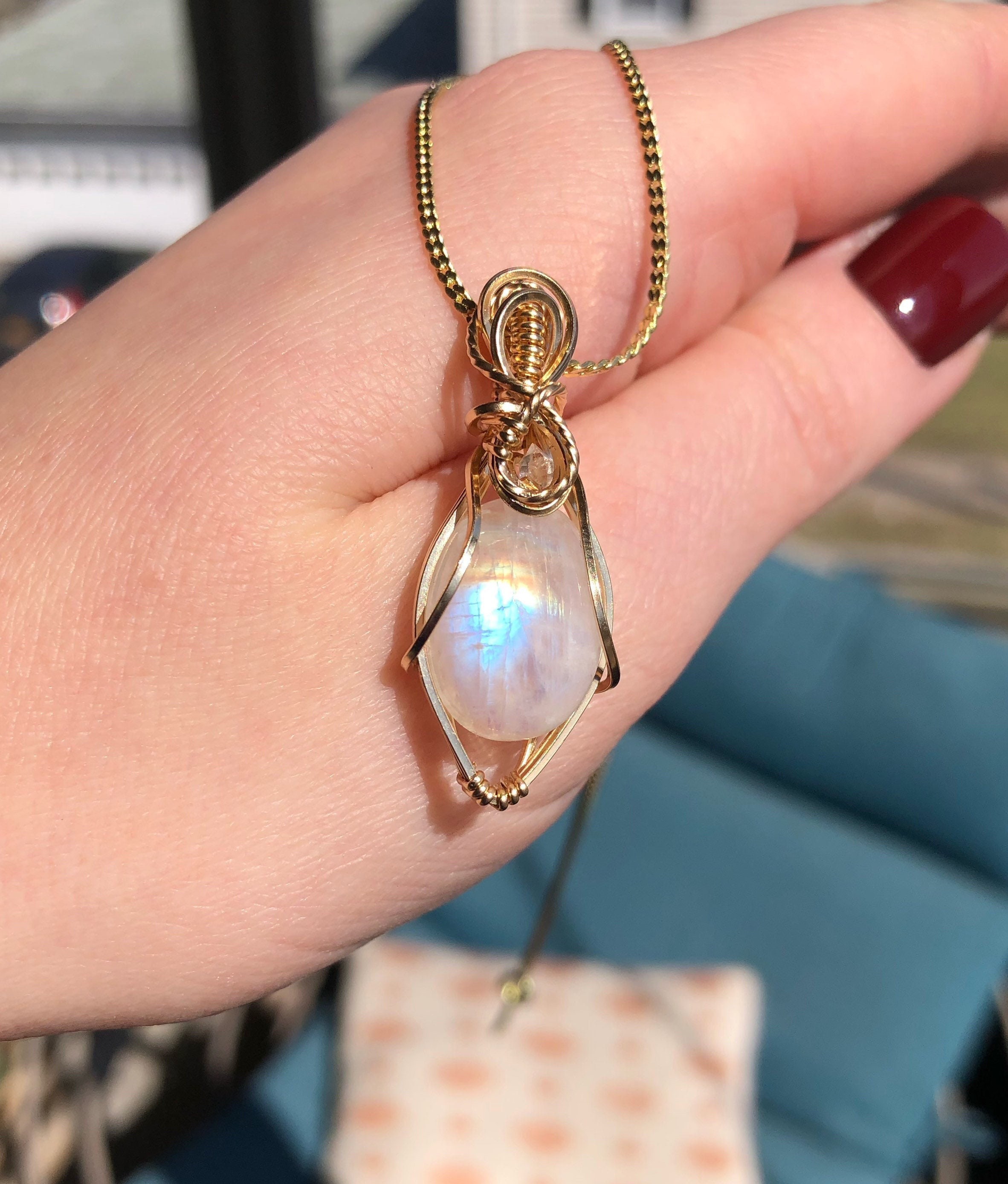 Necklaces Rainbow Moonstone in 14k Gold 