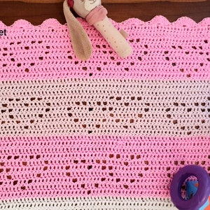 Crochet baby blanket pattern. Hearts blanket