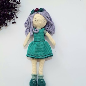 Crochet doll pdf pattern. Amigurumi doll tutorial.