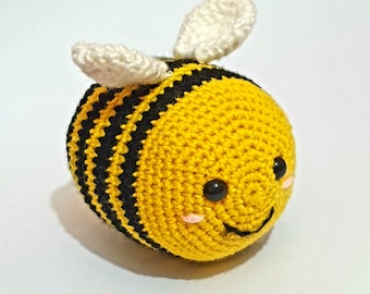 Crochet bee pdf pattern.