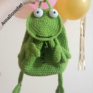 Crochet back pack pattern for kids. Frog bag pack