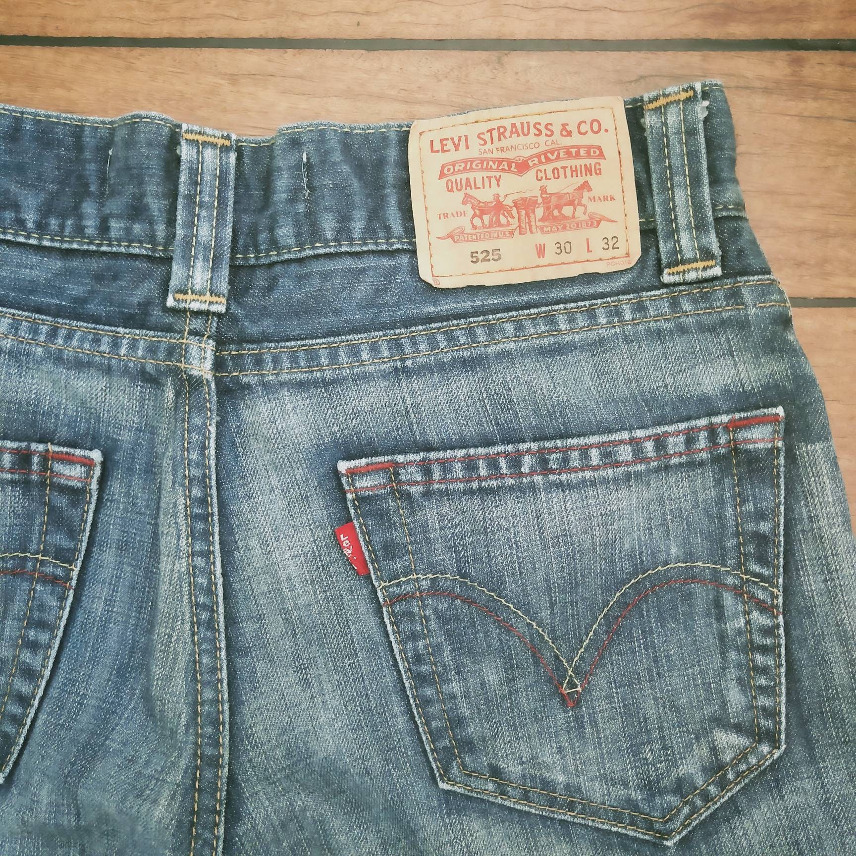 levi's back zipper jeans
