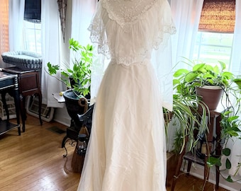 Vestido de novia y sombrero vintage de Alfred Angelo, años 70 y 80, vestido de novia de encaje con cola, estilo pradera romántico, talla XS a S