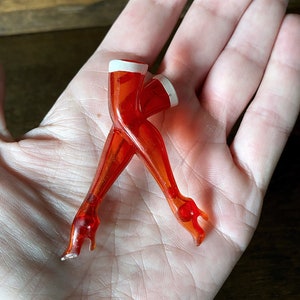 Vintage pinup legs pin from the 1940&#39;s, celluloid pin, vintage jewelry, vintage advertising