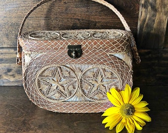 Bolso de mimbre vintage de los años 60 con monedero a juego, bolso de mano con estampado de estrellas, bolso de verano estilo boho, bolso de mimbre de mediados de siglo.