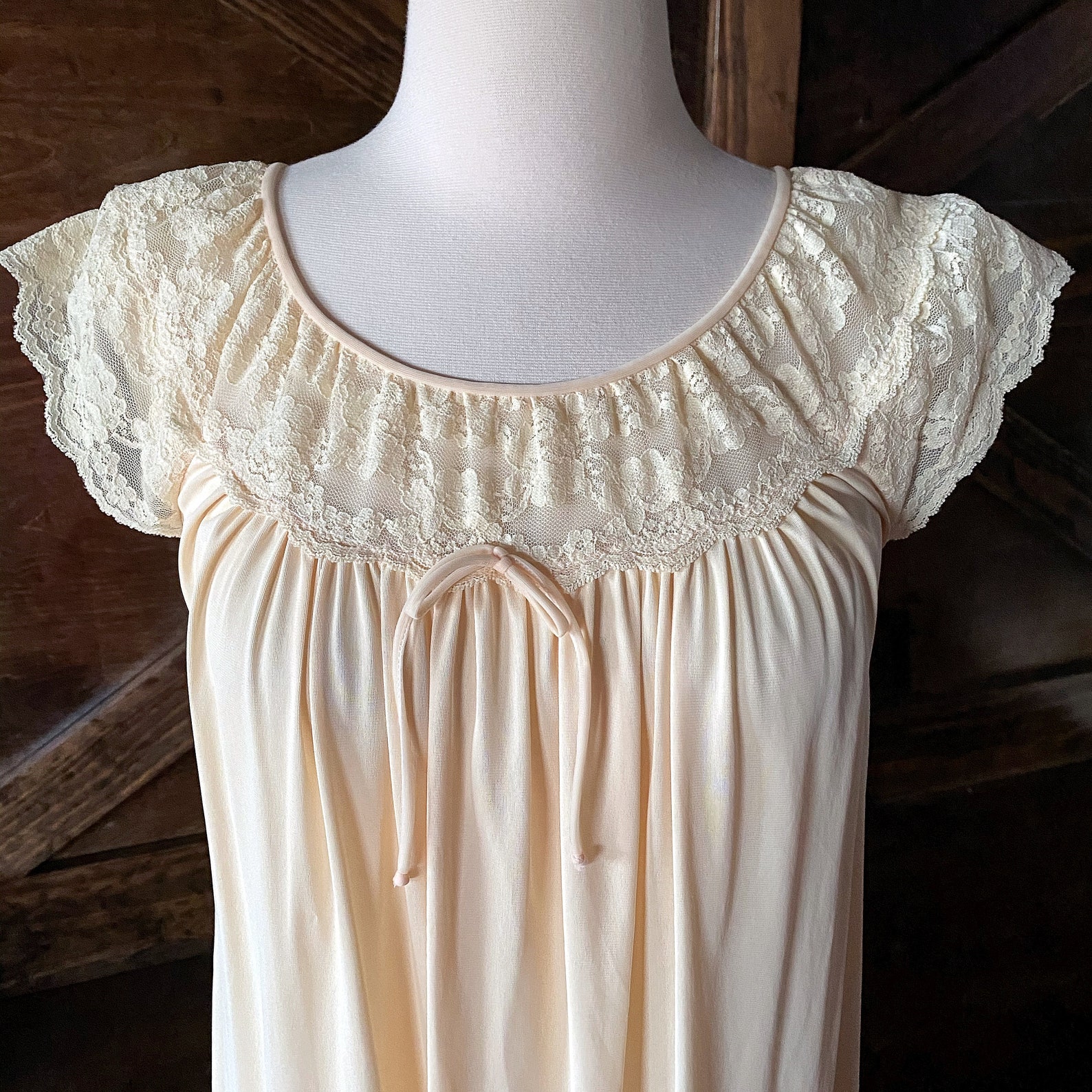 Vintage peignoir set pale peach nightgown and robe set | Etsy